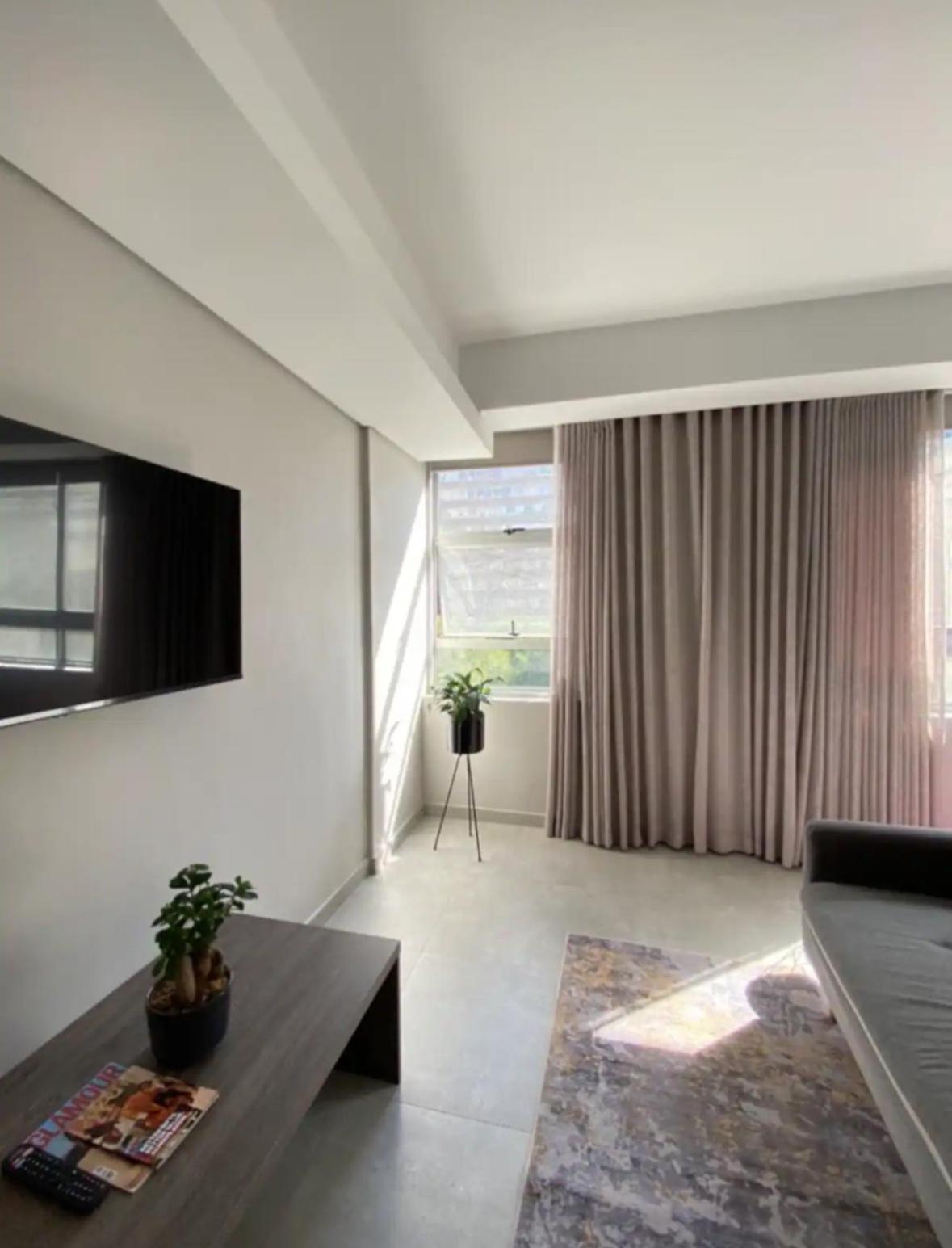 Wink Hotel- Next To Cticc & Best Tourist Location Kaapstad Buitenkant foto