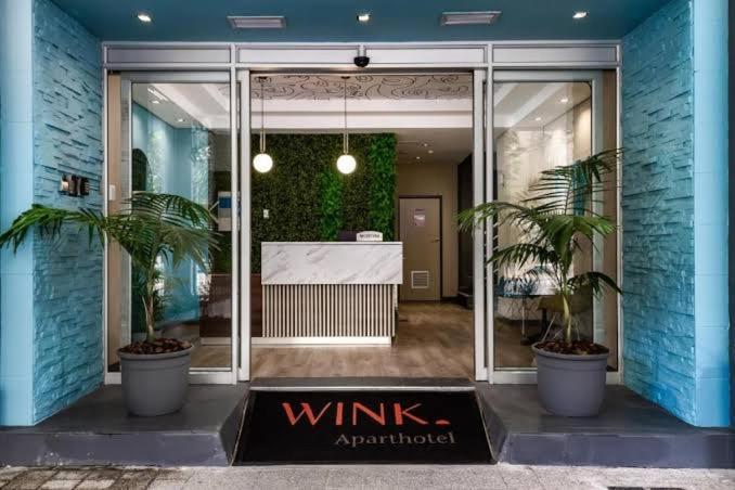 Wink Hotel- Next To Cticc & Best Tourist Location Kaapstad Buitenkant foto