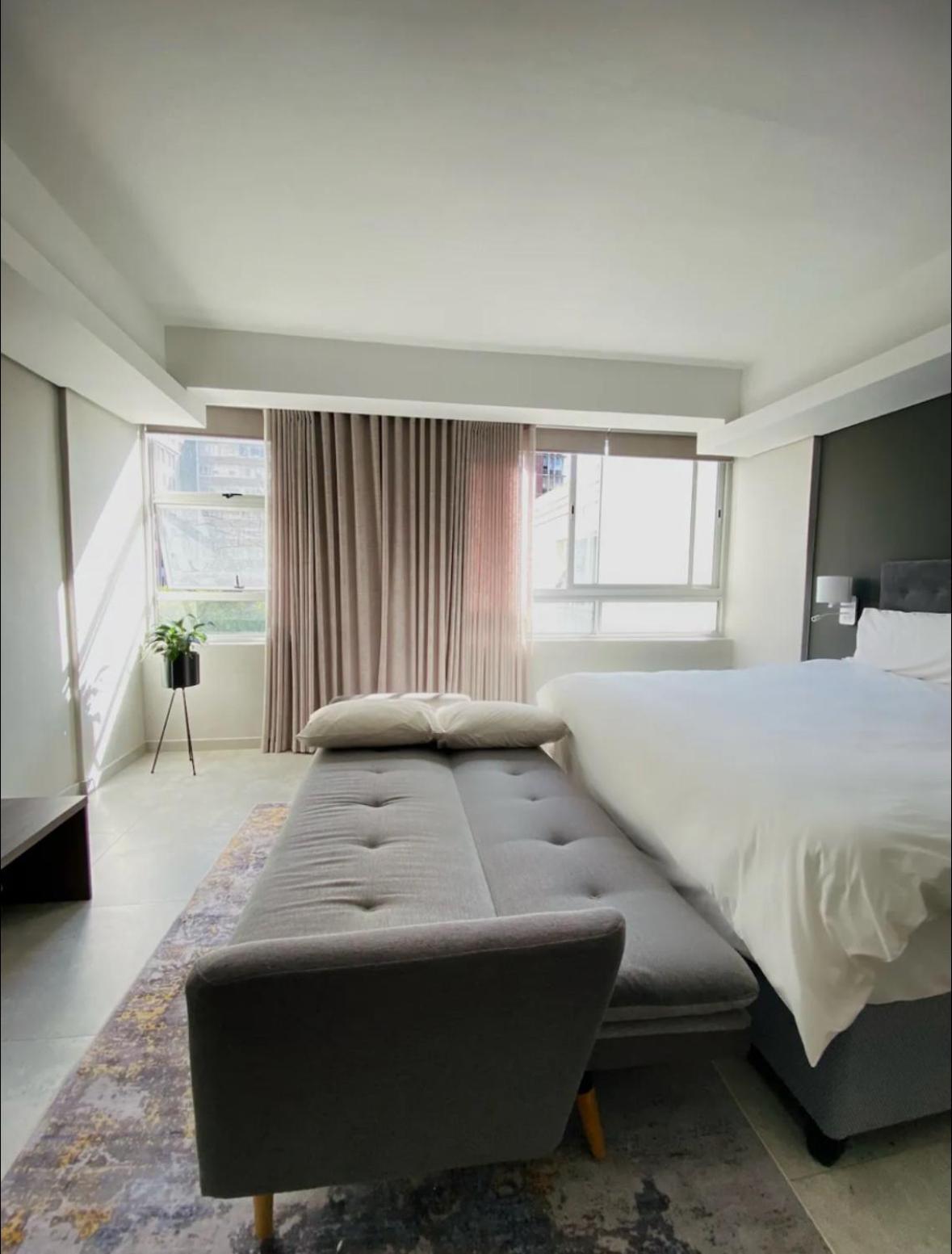 Wink Hotel- Next To Cticc & Best Tourist Location Kaapstad Buitenkant foto
