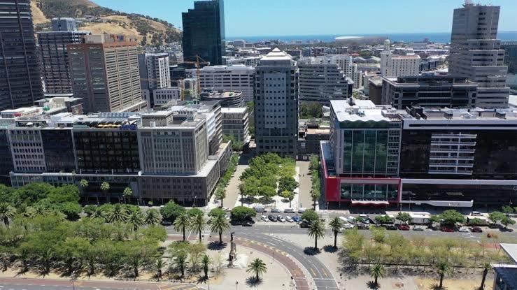 Wink Hotel- Next To Cticc & Best Tourist Location Kaapstad Buitenkant foto